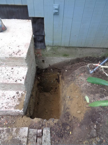 New deep footings were dug to accommodate edge brickwork. This was the point of the previous failure.